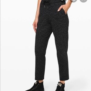 Lulu lemon on the fly pants